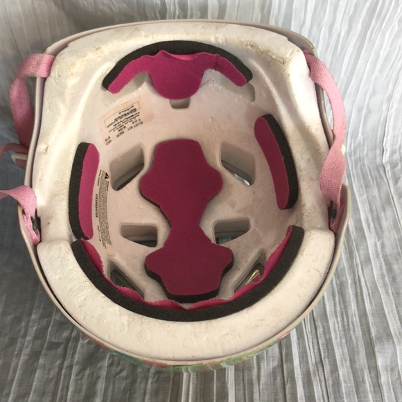 HELLO KITTY SANRIO child helmet size "child 9/16" green with apple & kitty logo - Picture 9 of 11